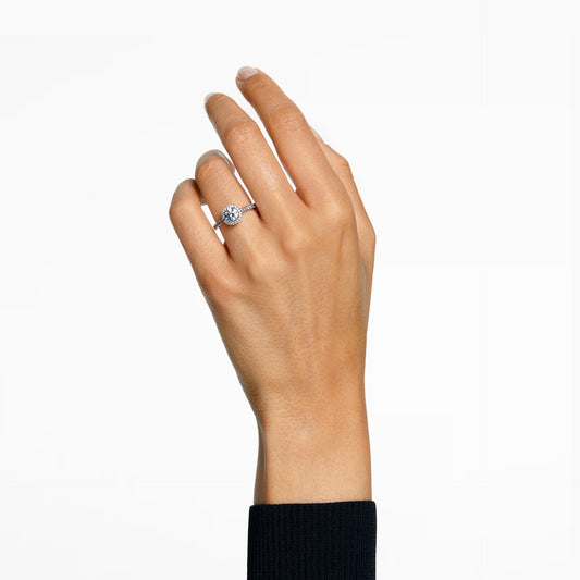 Round Cut Diamond Ring